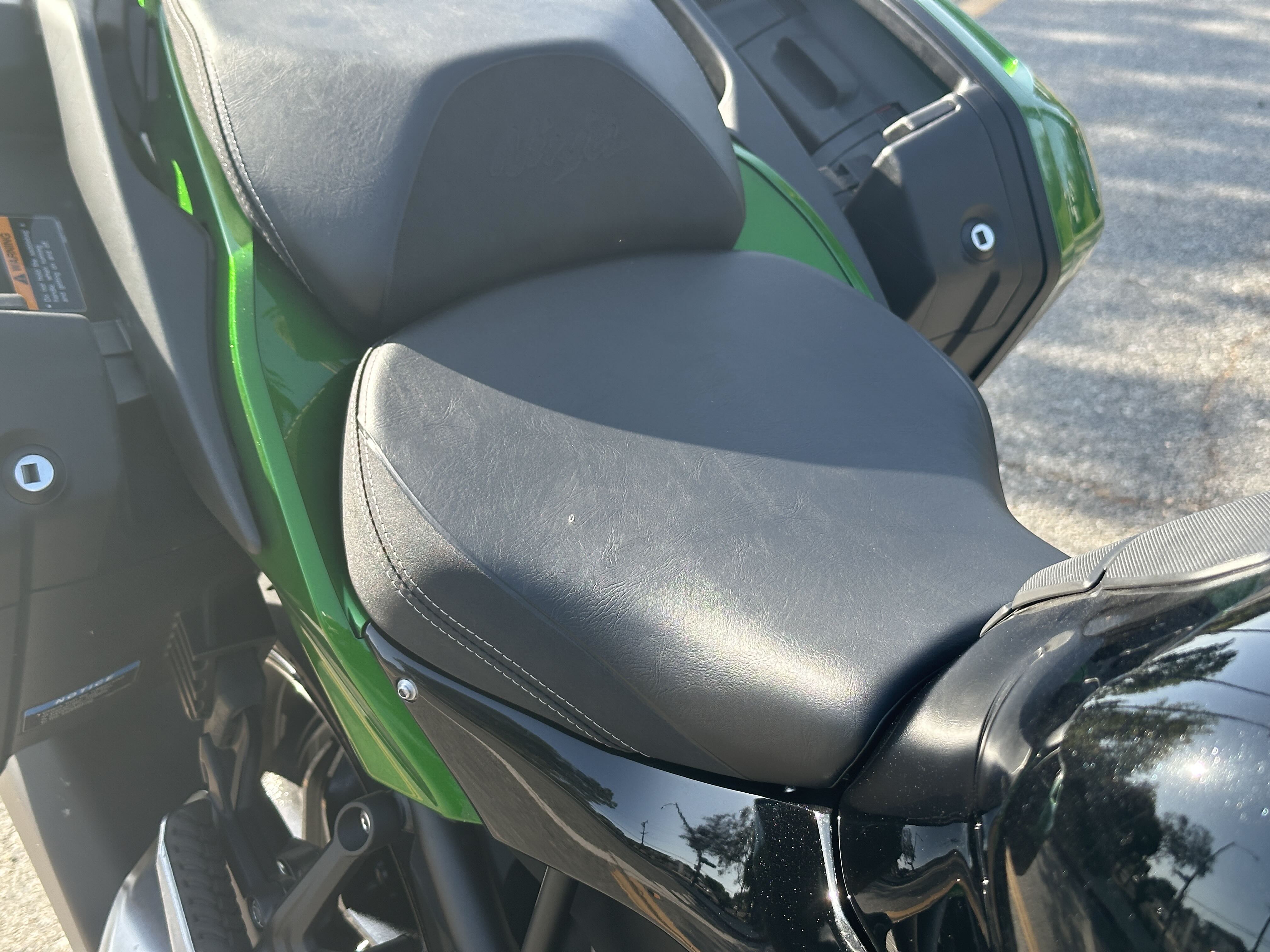 The 2025 Kawasaki H2 SX SE has a sibling problem - RevZilla
