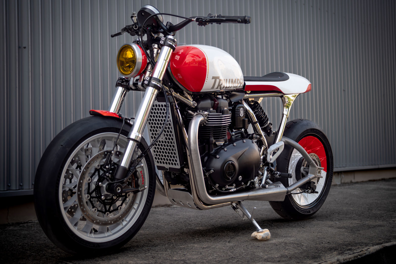 September custom roundup: Homages to Triumph twins and surf