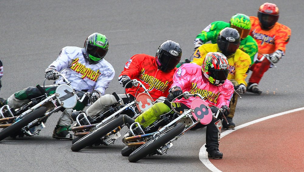 No brakes, all bets: Losing my money at Japan’s auto races