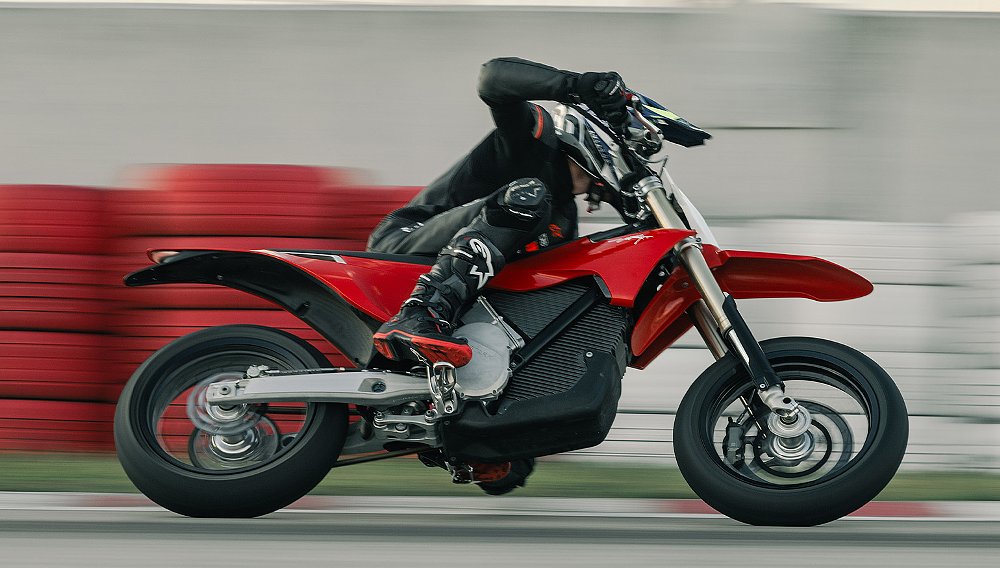 2026 Stark VARG SM first look: Taking it to the streets