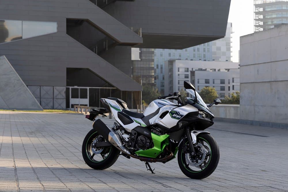 10 & “Harmony” COMPLETE BOX Kawasaki zx-10r sportbike features and performance