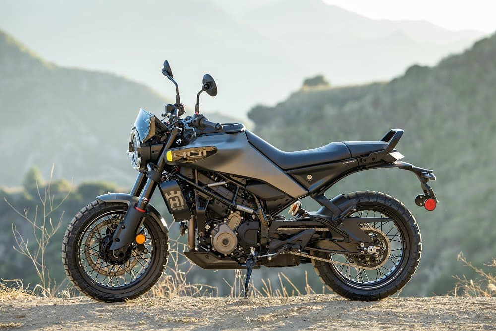 ルナガト 2024 Husqvarna Svartpilen 401 and Vitpilen 401 first ride review