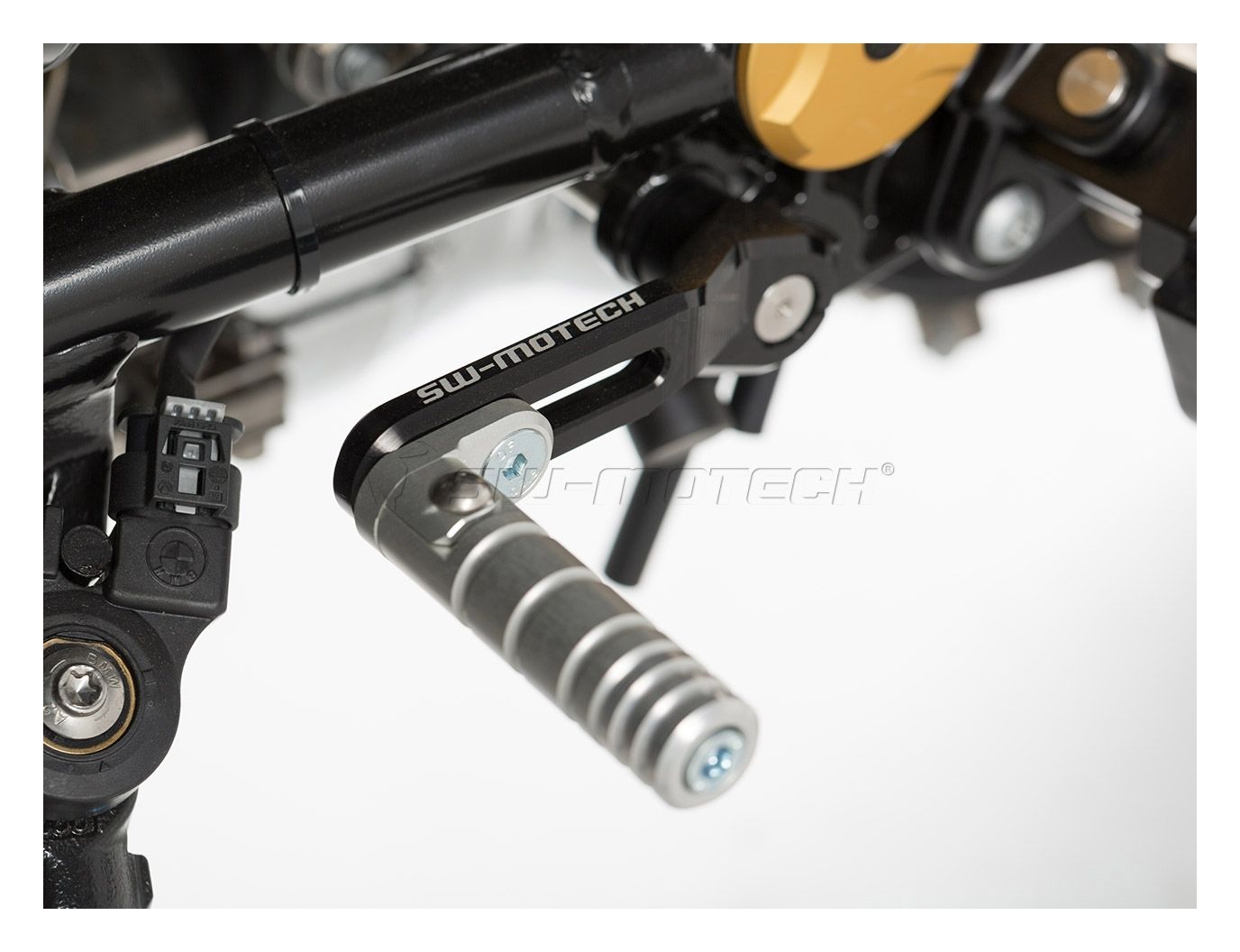 SWMOTECH Adjustable Folding Gear Shift Lever BMW R 20142017