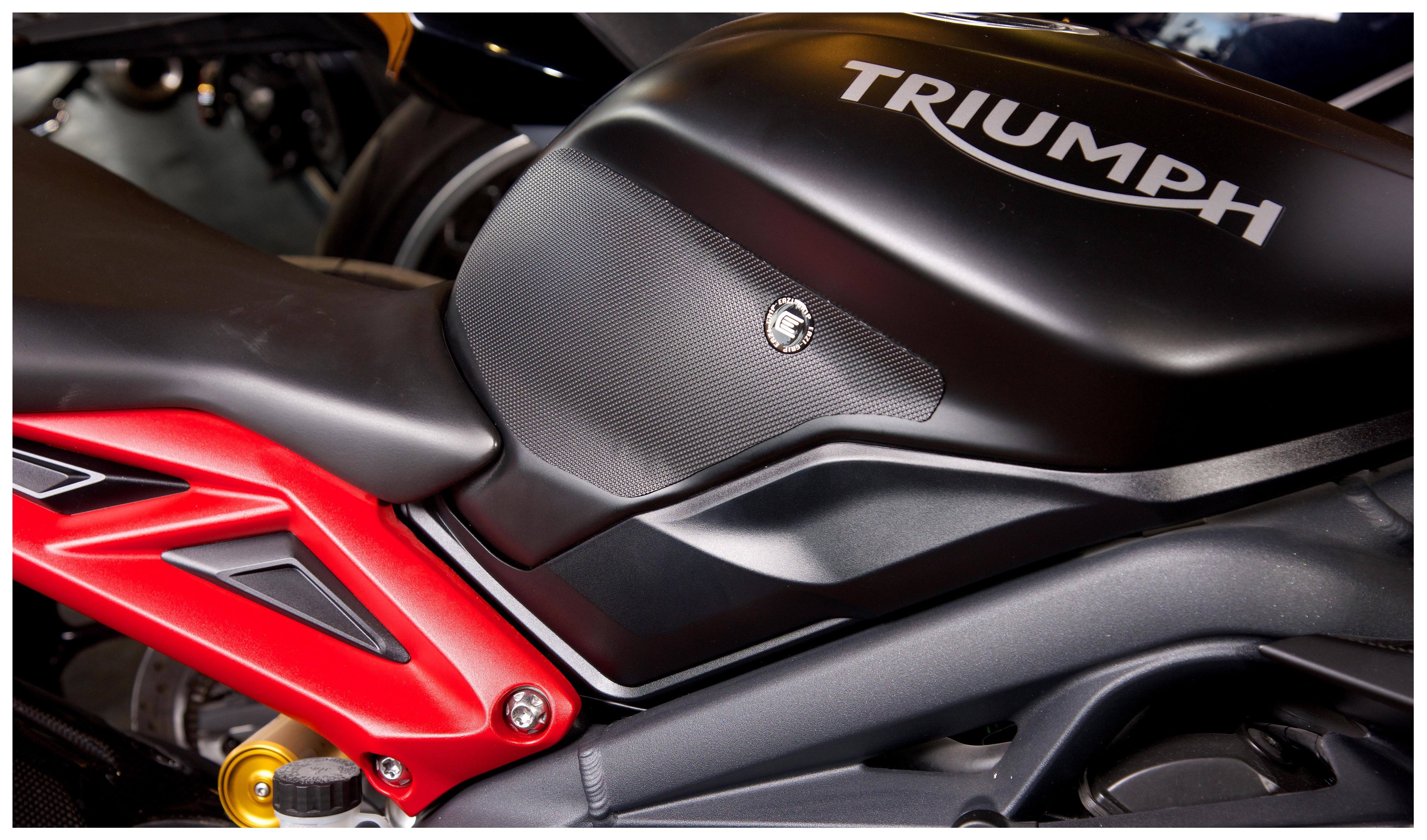 R&G Black 2Grip Tank Pads For Triumph 2013 Street Triple 675 Auto
