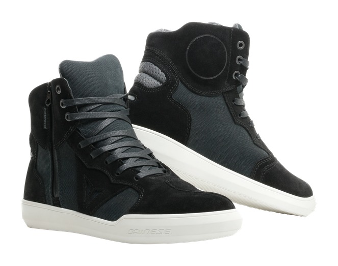 美品 DAINESE METROPOLIS 43 バイクシューズ 旅先でもかっこよく決まるカジュアルなバイクシューズ【METROPOLIS D