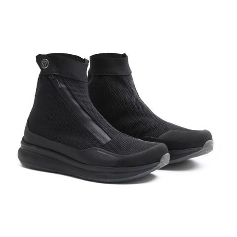 MOMODesign Firegun 1 WP Boots (38 and 47)