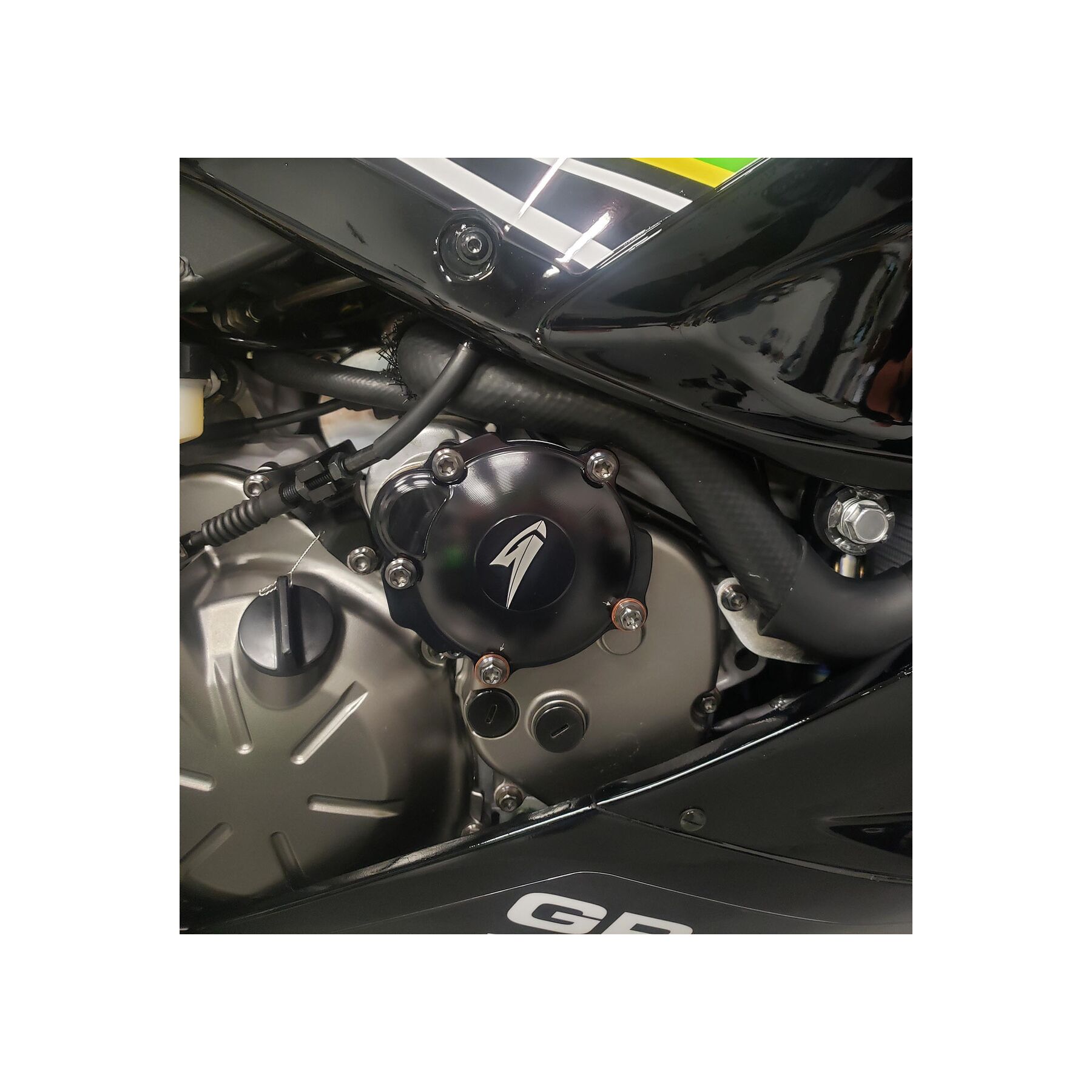 Graves Right Side Engine Cover Kawasaki ZX-6R 2019-2023