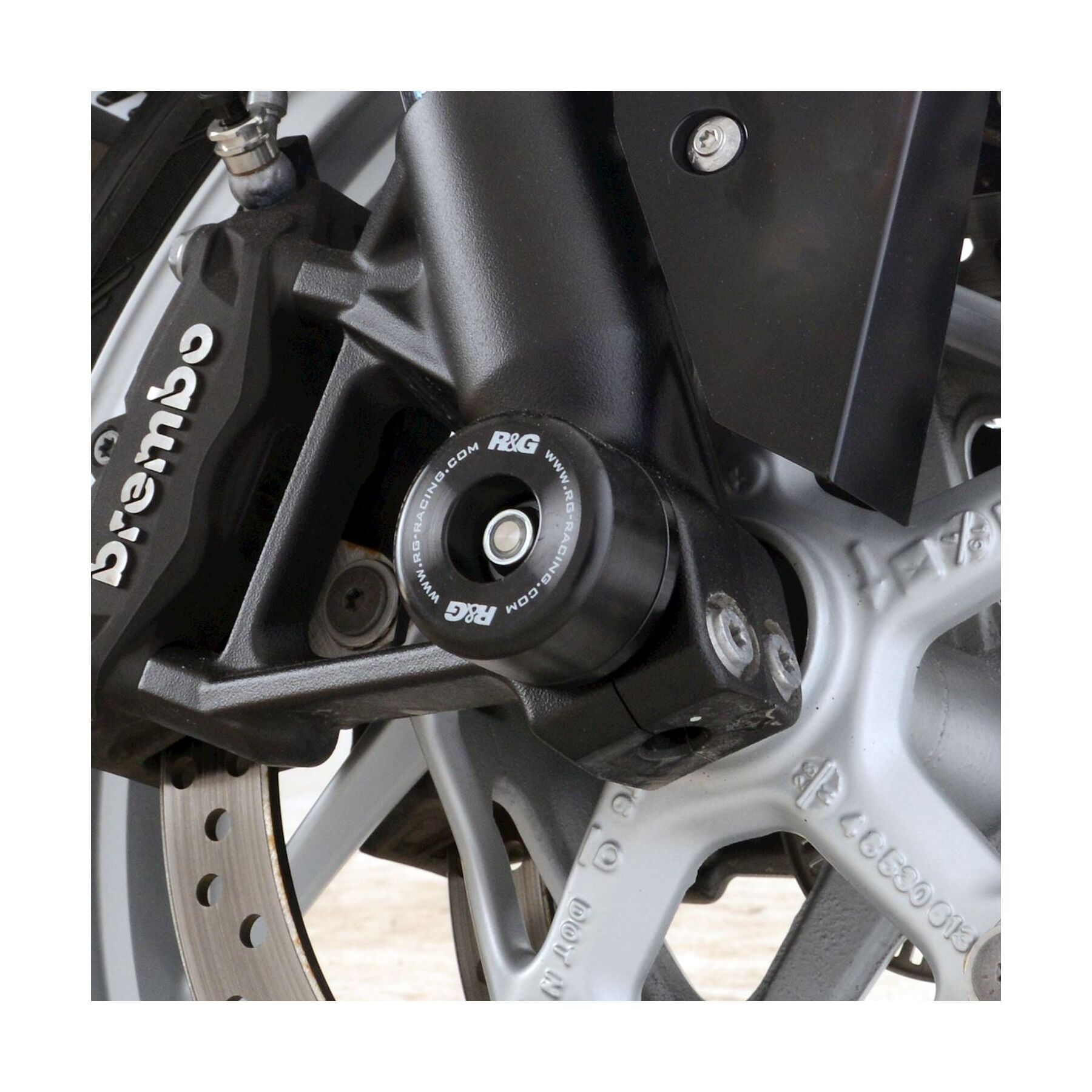 R&G Racing Front Axle Sliders BMW F900R / F900XR 2020-2026