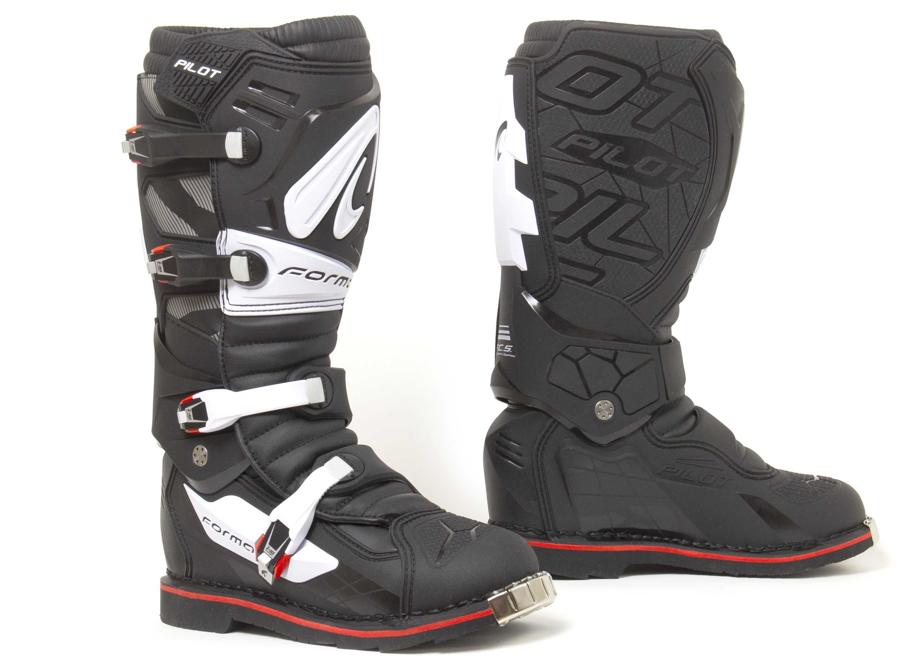 forma_pilot_fx_boots_black_whi