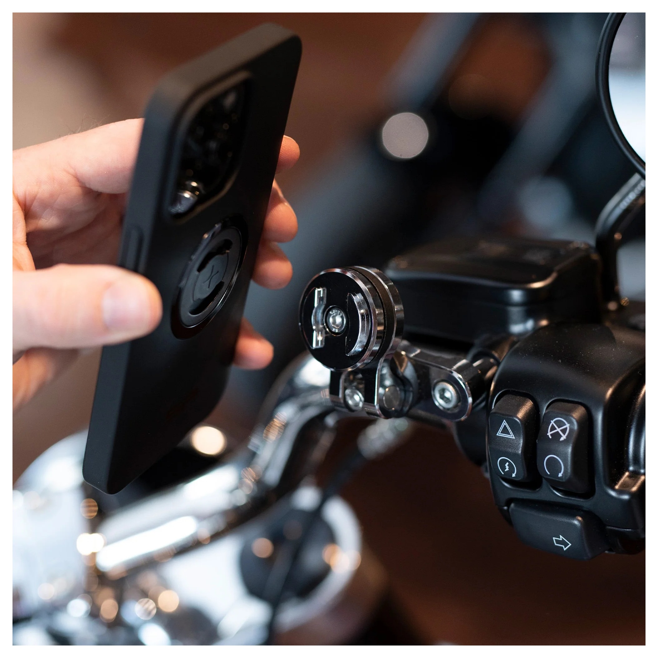 りょ　SP CONNECT SP Connect Universal Mount - Cycle Gear