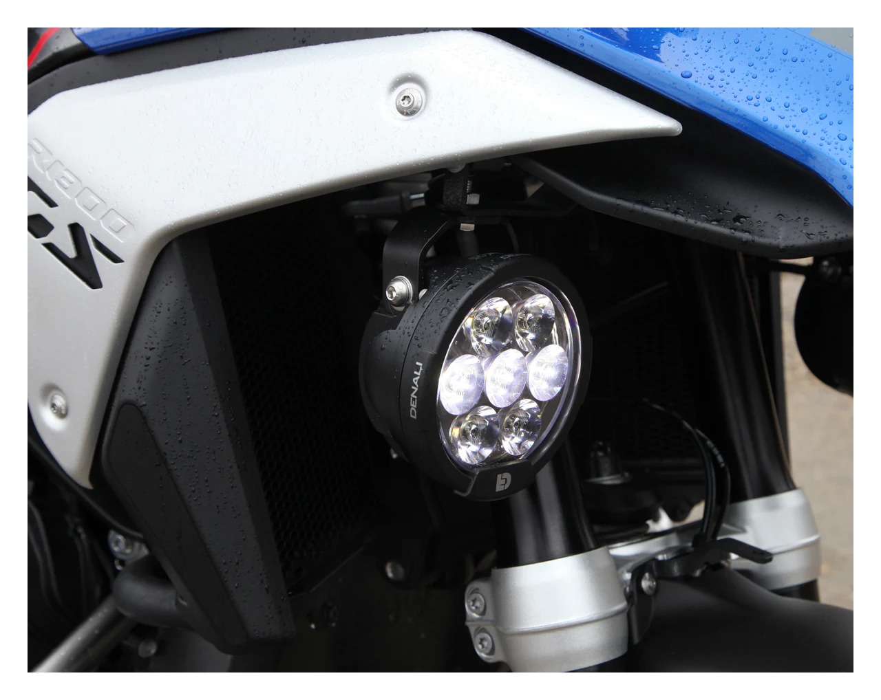 BMW R1250RT用　Denali ライトマウントステー BMW R1250RT用 Denali ライトマウントステー - メルカリ