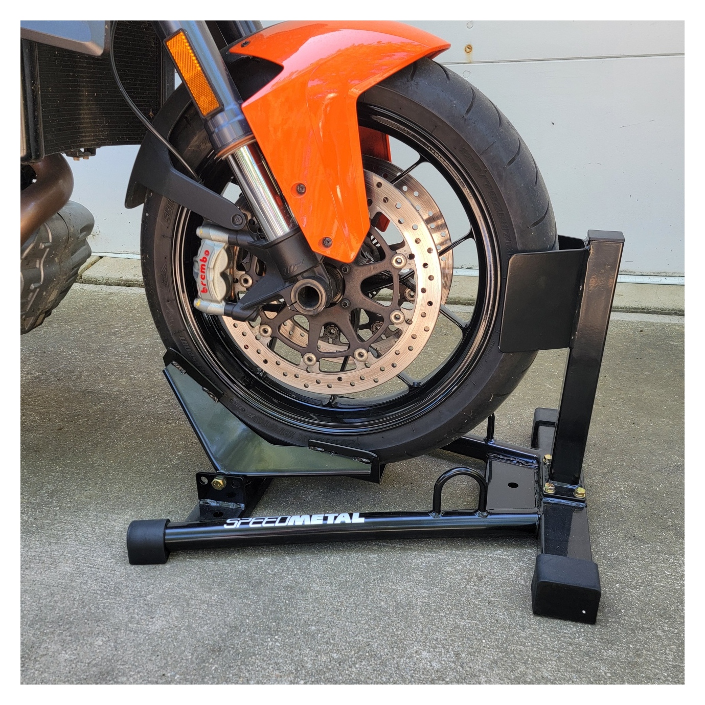 ROCKYN⭐︎ROLL Speedmetal Roll-In Wheel Chock - RevZilla