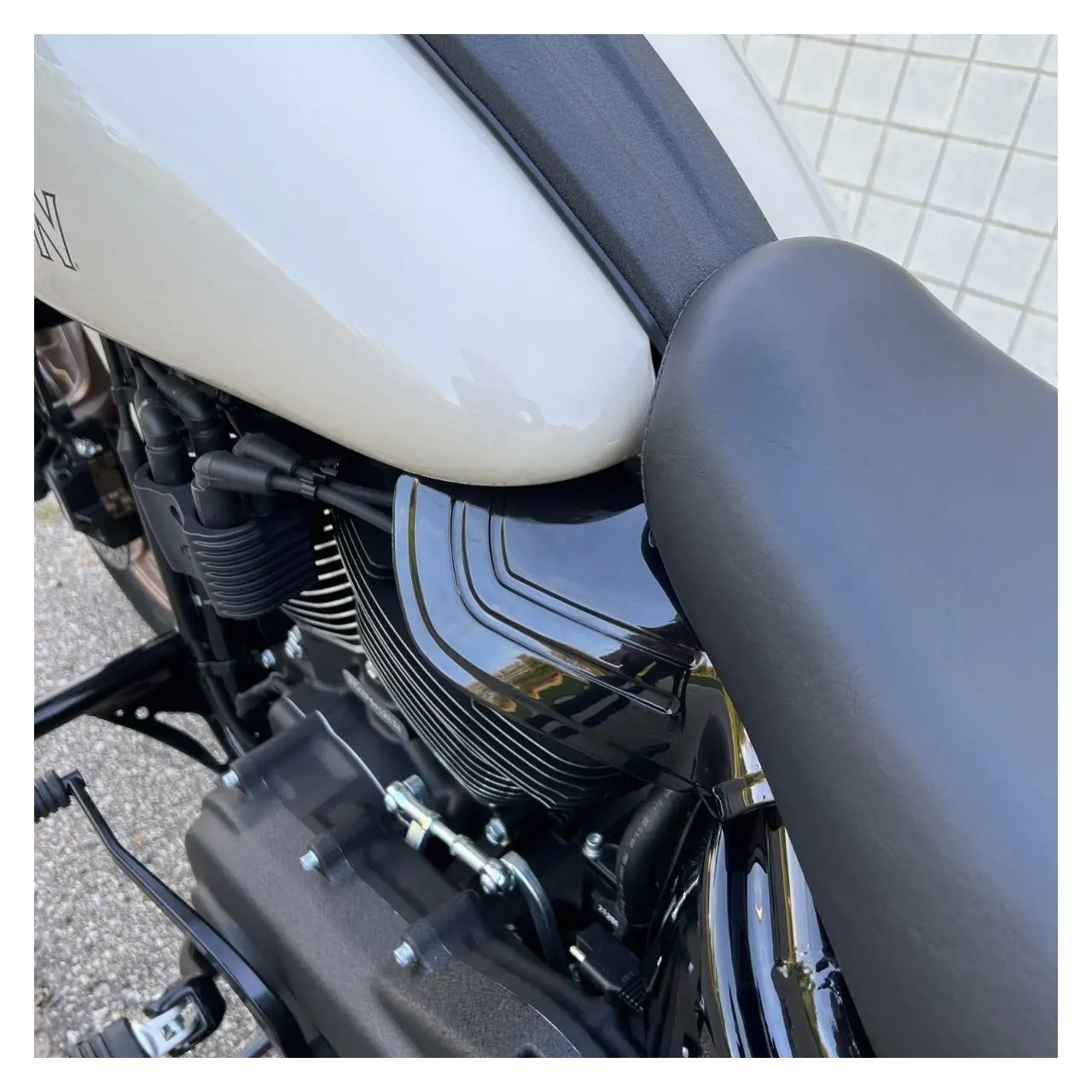 HogWorkz Smoked Mid-Frame Air Deflectors For Harley Softail 2018