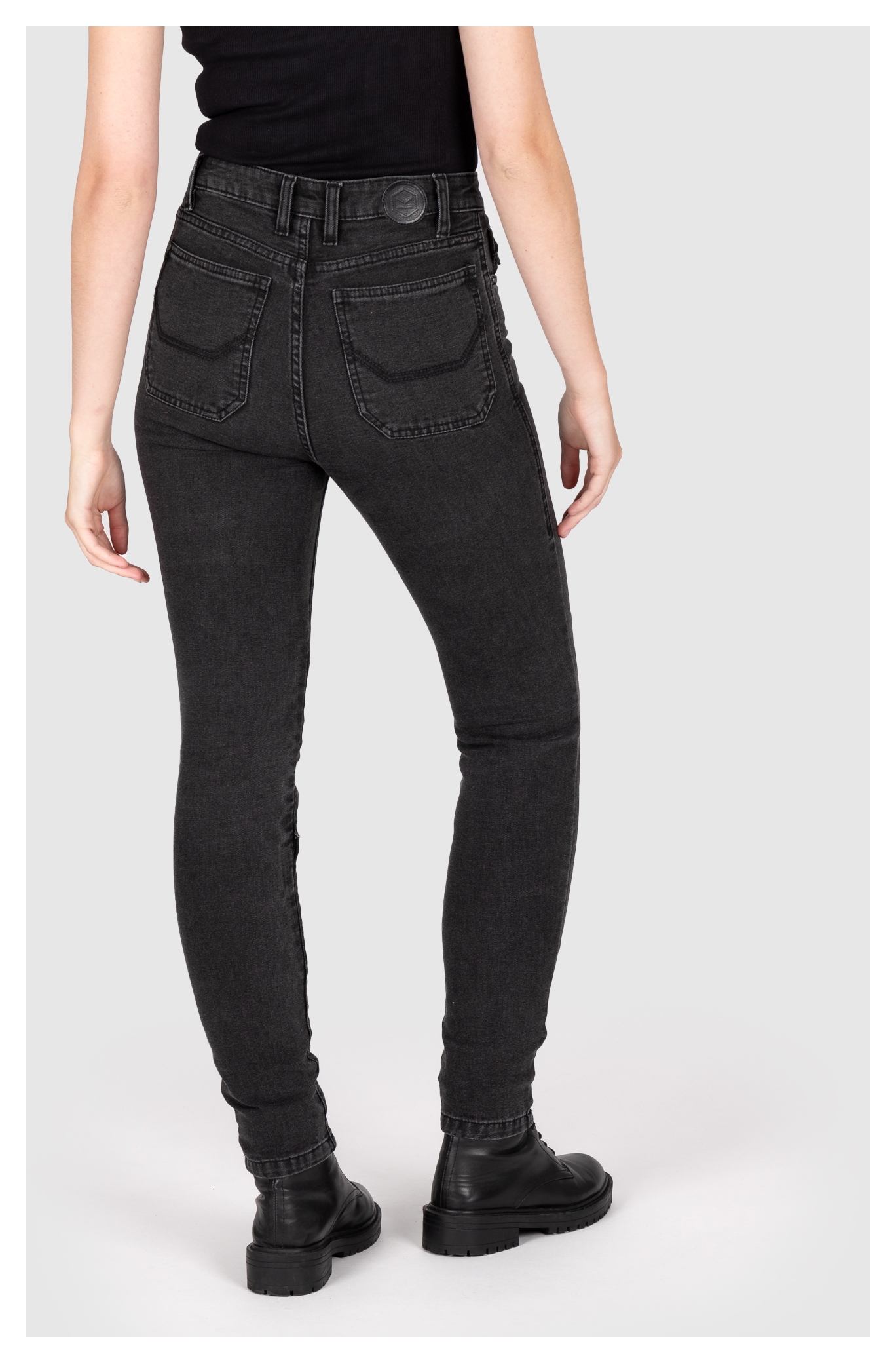 knox COLTON SLIM-TAPERED JEANS – BLACK Men's Colton Slim-Tapered Jeans – Black - Knox