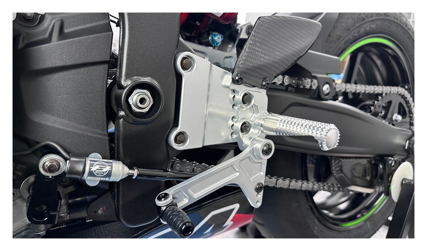 Graves Rearsets Kawasaki Ninja ZX-4R / ZX-4RR 2023-2026 - RevZilla