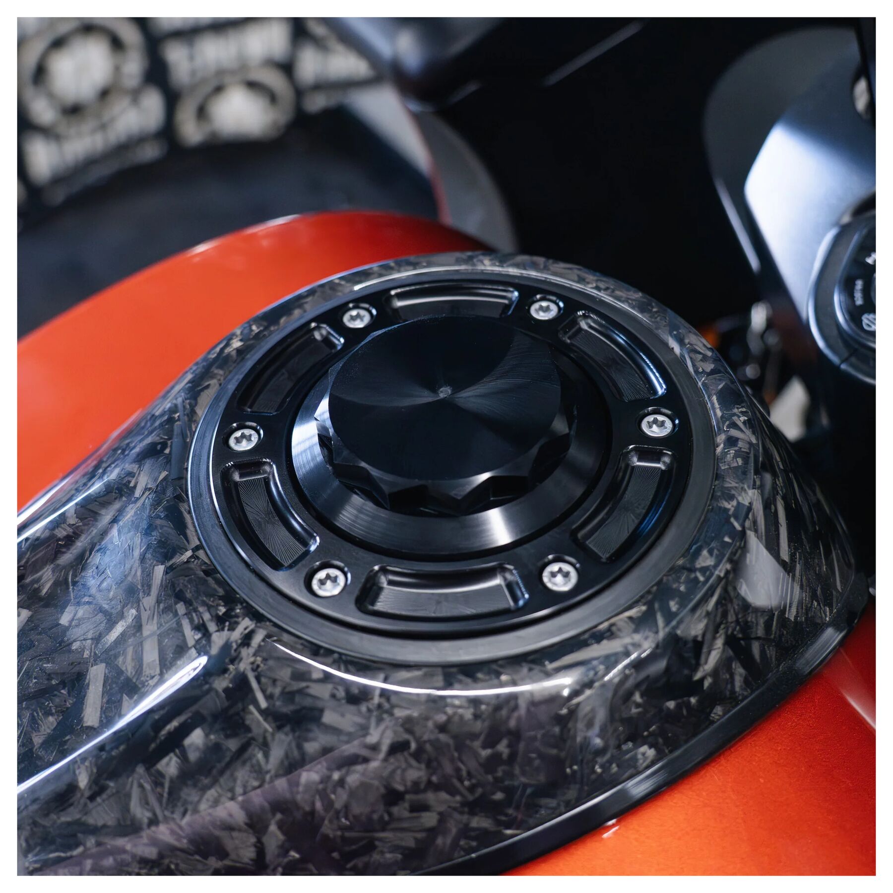 Hofmann Designs 12 Point Gas Cap Assembly For Harley FLHX / FLTRX 2023